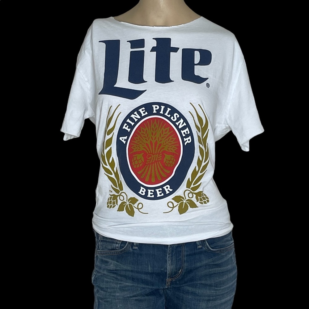 Miller Lite t-shirt sz Medium- throwback vintage style